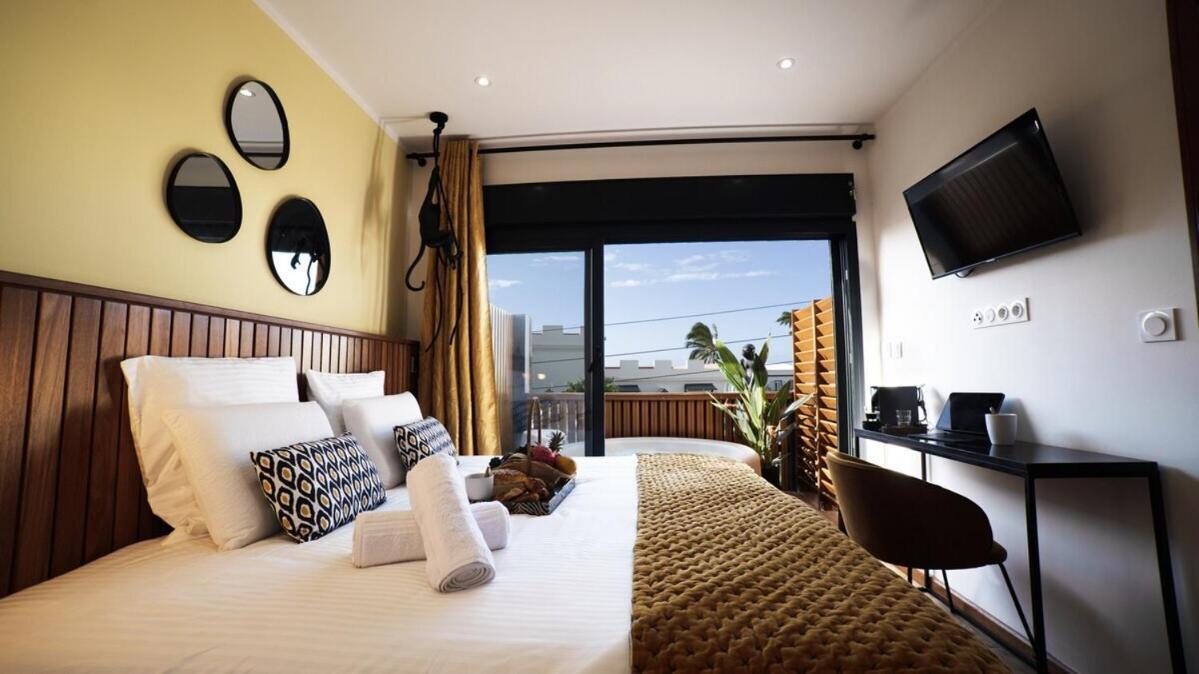 Maison Le Patio Jacuzzi แซงต์-เดอนี ภายนอก รูปภาพ