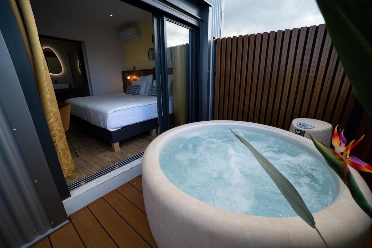 Maison Le Patio Jacuzzi แซงต์-เดอนี ภายนอก รูปภาพ